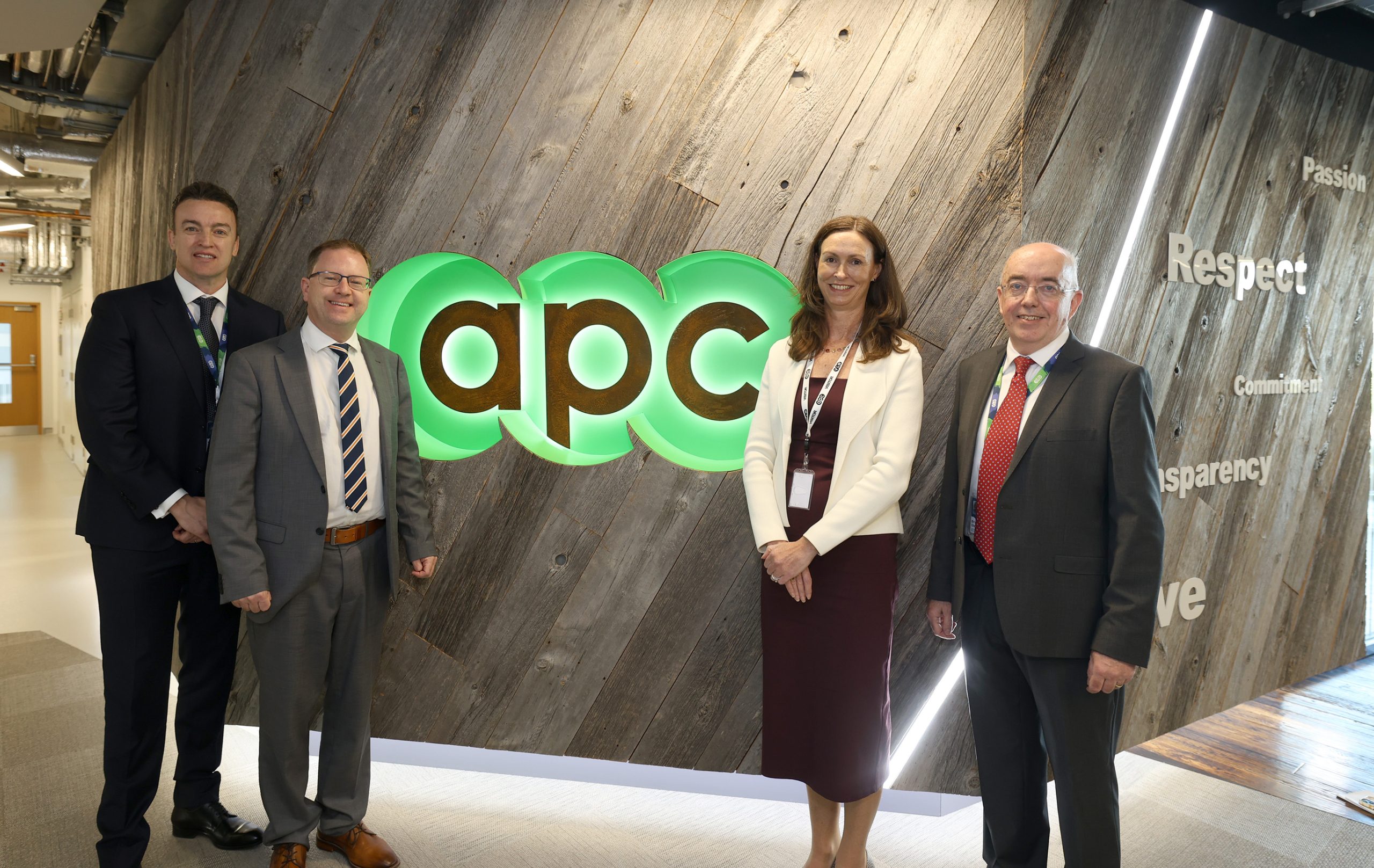 Left-right: Mark Barrett, CEO and Co-Founder, APC Ltd & VLE Therapeutics; Minister for Further and Higher Education, Research, Innovation and Science, James Lawless TD, Dr Siobhan Roche, Director, Research for the Economy, Research Ireland, and Brian Glennon, Group CTO & Co-Founder, APC Ltd & VLE Therapeutics.