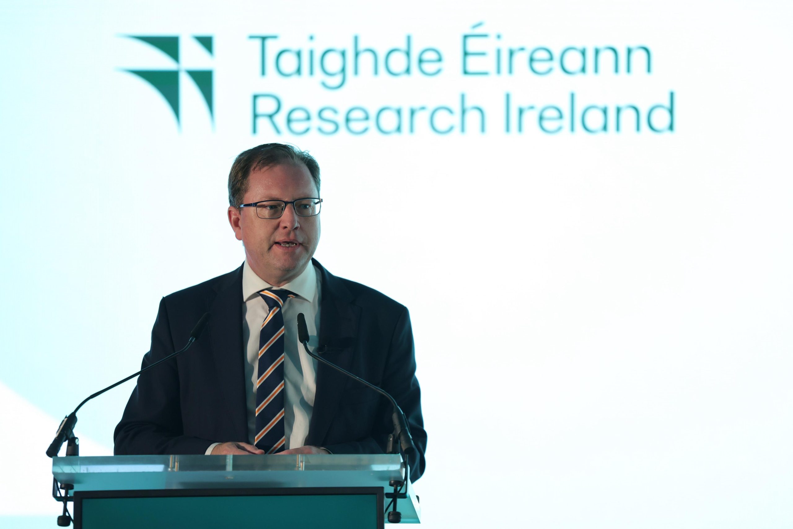 An image of Minister Lawless speaking at the Research Ireland Forum
